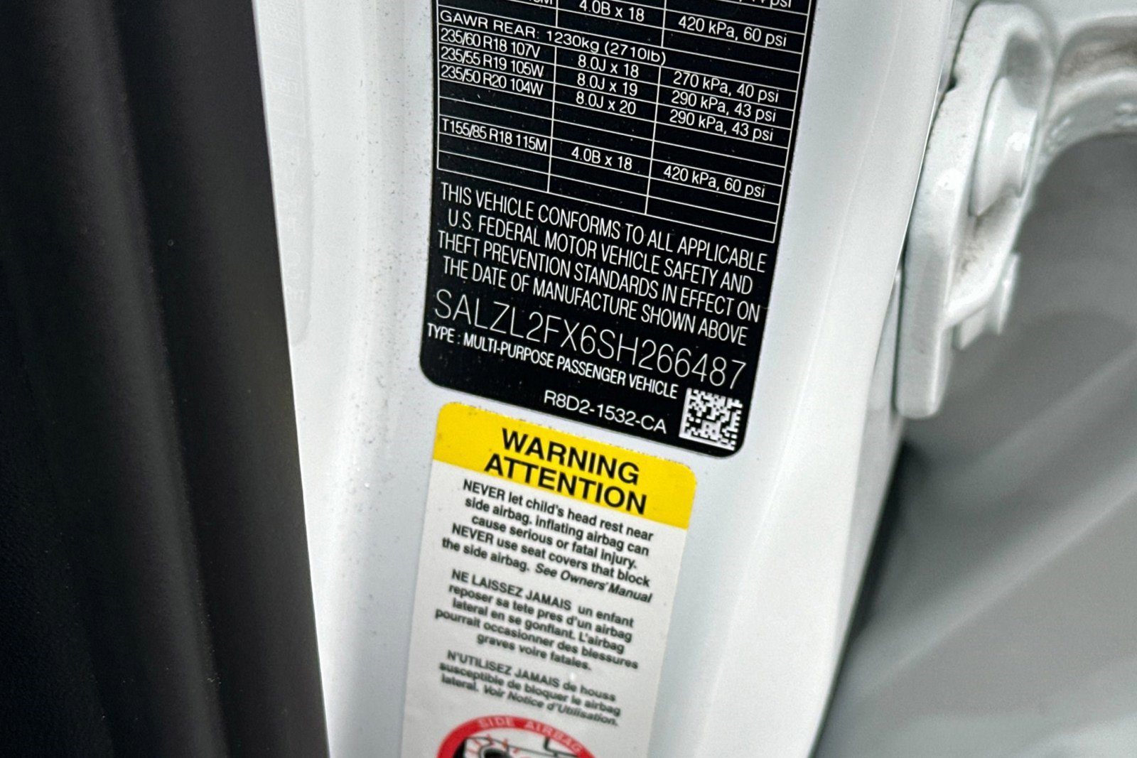 Certified 2025 Land Rover Range Rover Evoque Dynamic SE image 38