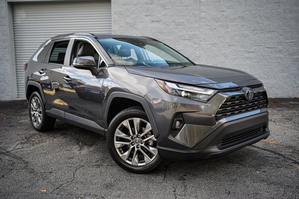 Used 2023 Toyota RAV4 XLE Premium image 8