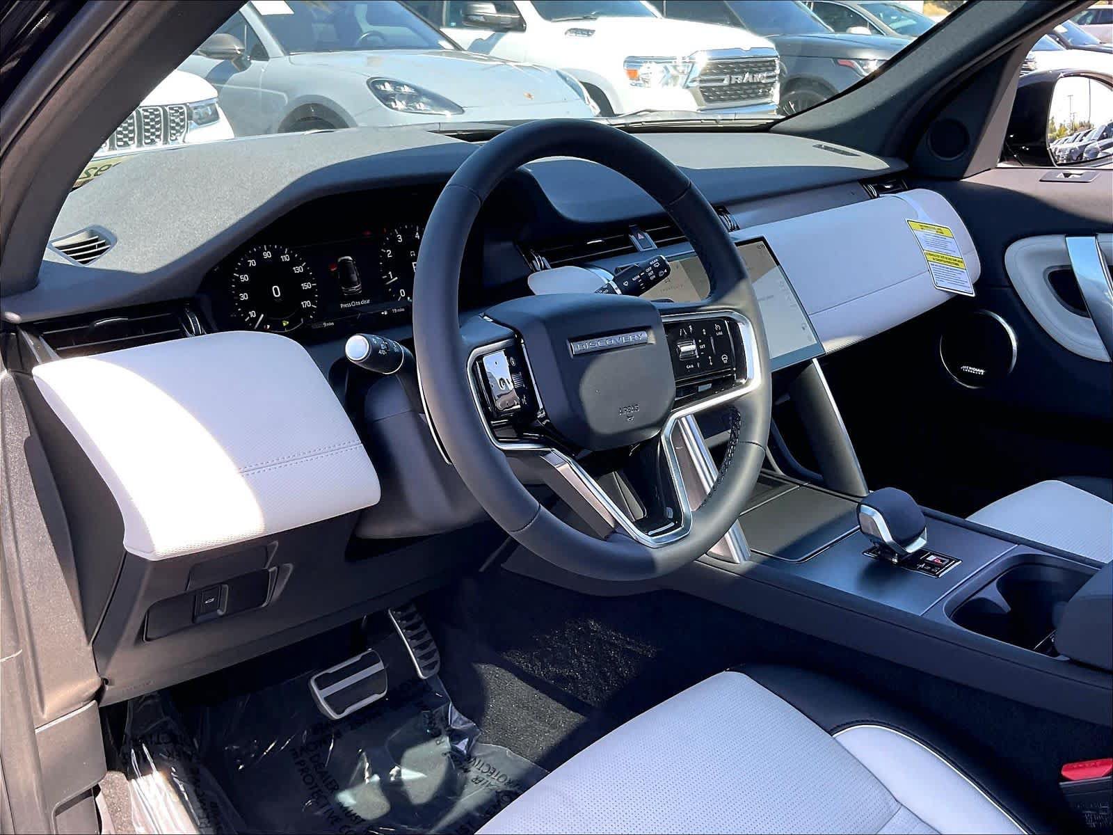 New 2026 Land Rover Discovery Sport Landmark AWD/4WD image 8