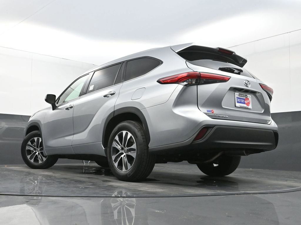 Used 2022 Toyota Highlander XLE image 31