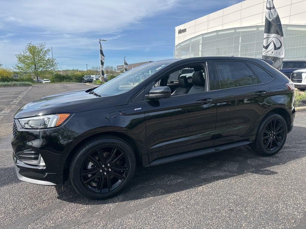 Used 2023 Ford Edge ST-Line w/ Class II Trailer Tow Package AWD/4WD image 8