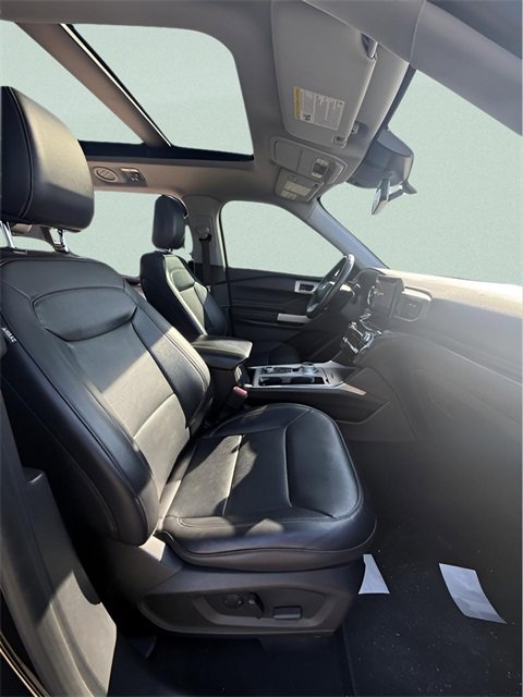 Used 2021 Ford Explorer Limited w/ Equipment Group 301A image 24