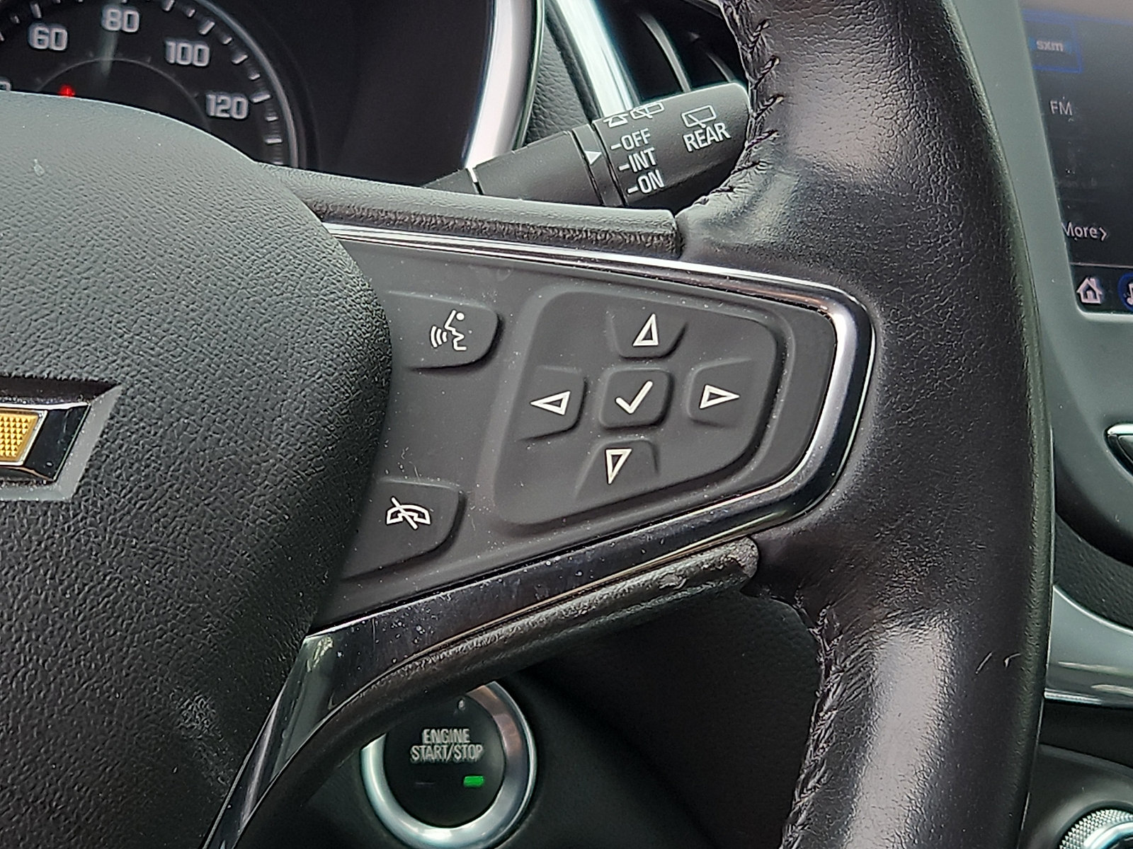 Used 2020 Chevrolet Equinox LT FWD image 21