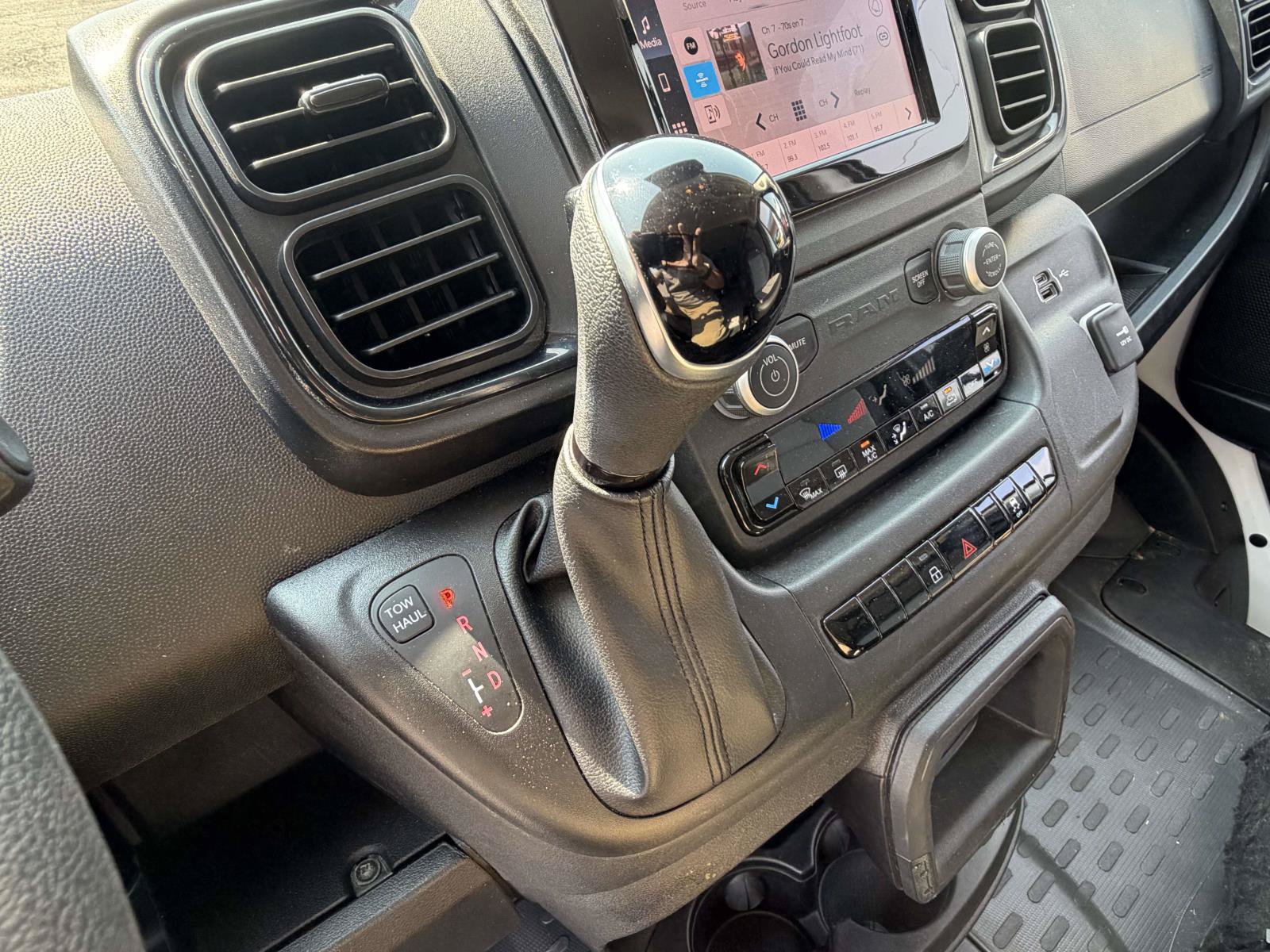 Used 2024 RAM ProMaster 2500 w/ Convenience Group FWD image 14