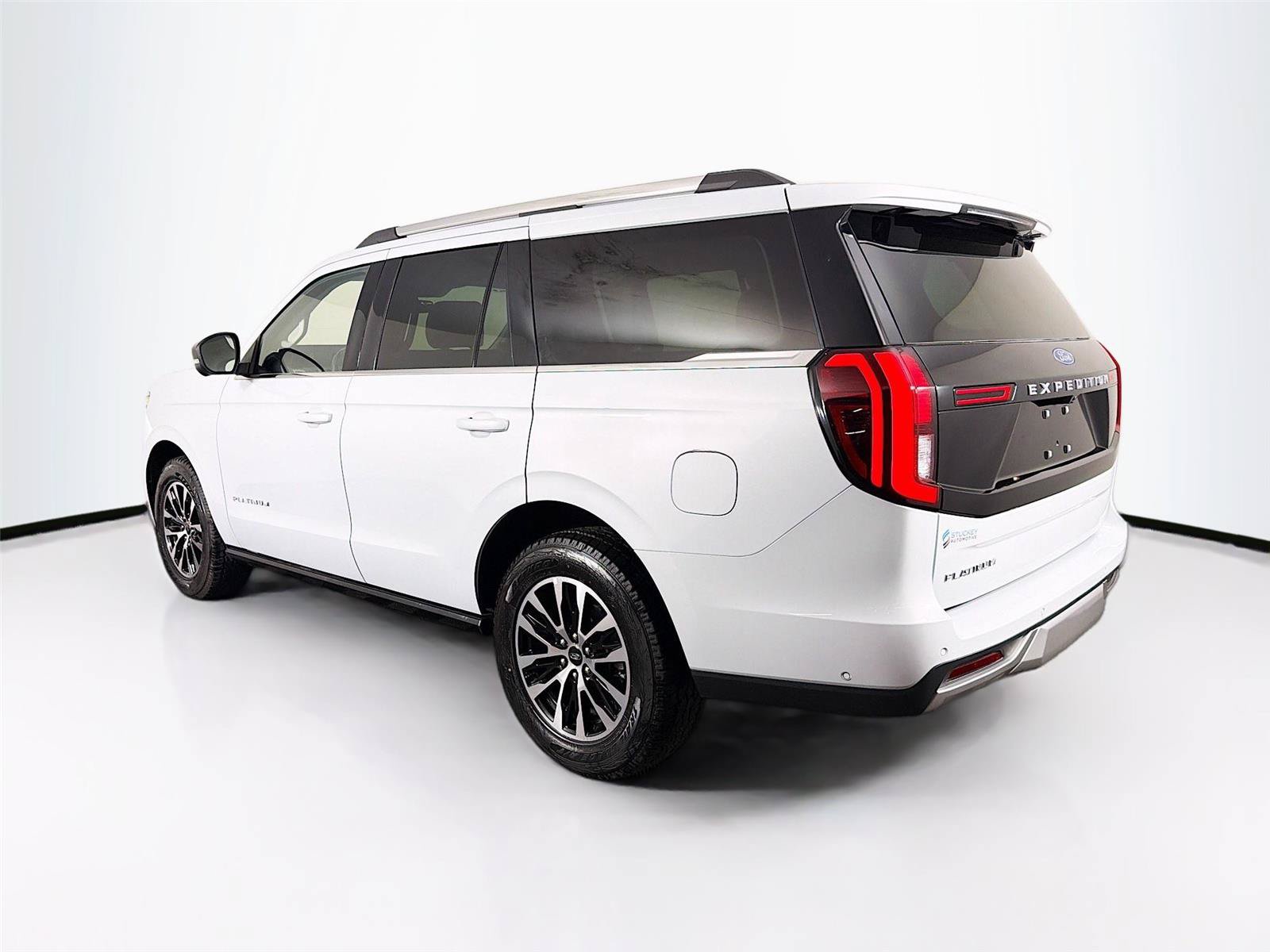 Used 2025 Ford Expedition Platinum AWD/4WD image 9