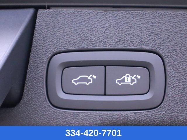 New 2025 Volvo XC60 B5 Plus w/ Protection Package Premier image 28