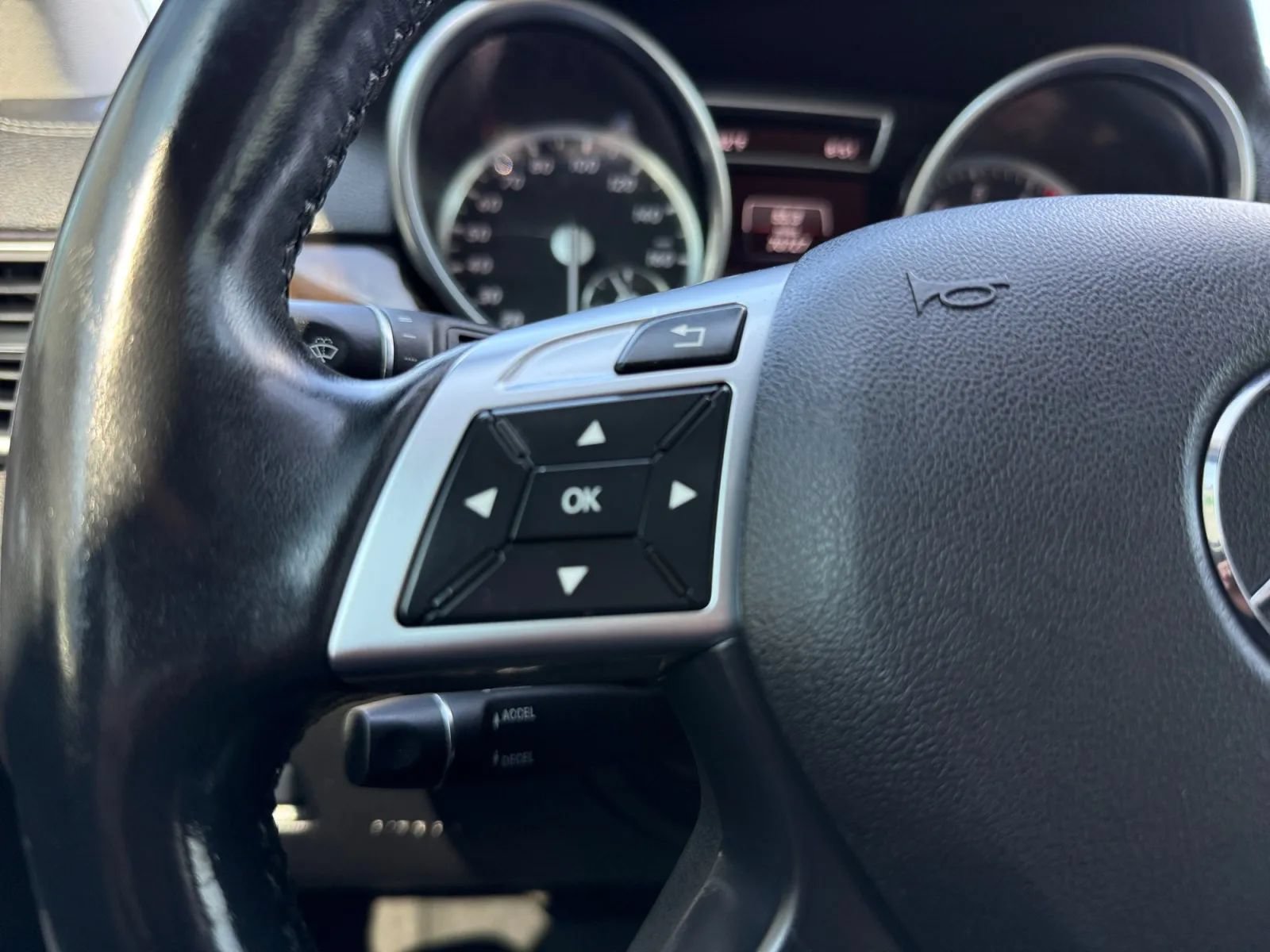 Used 2015 Mercedes-Benz GL 450 4MATIC image 28