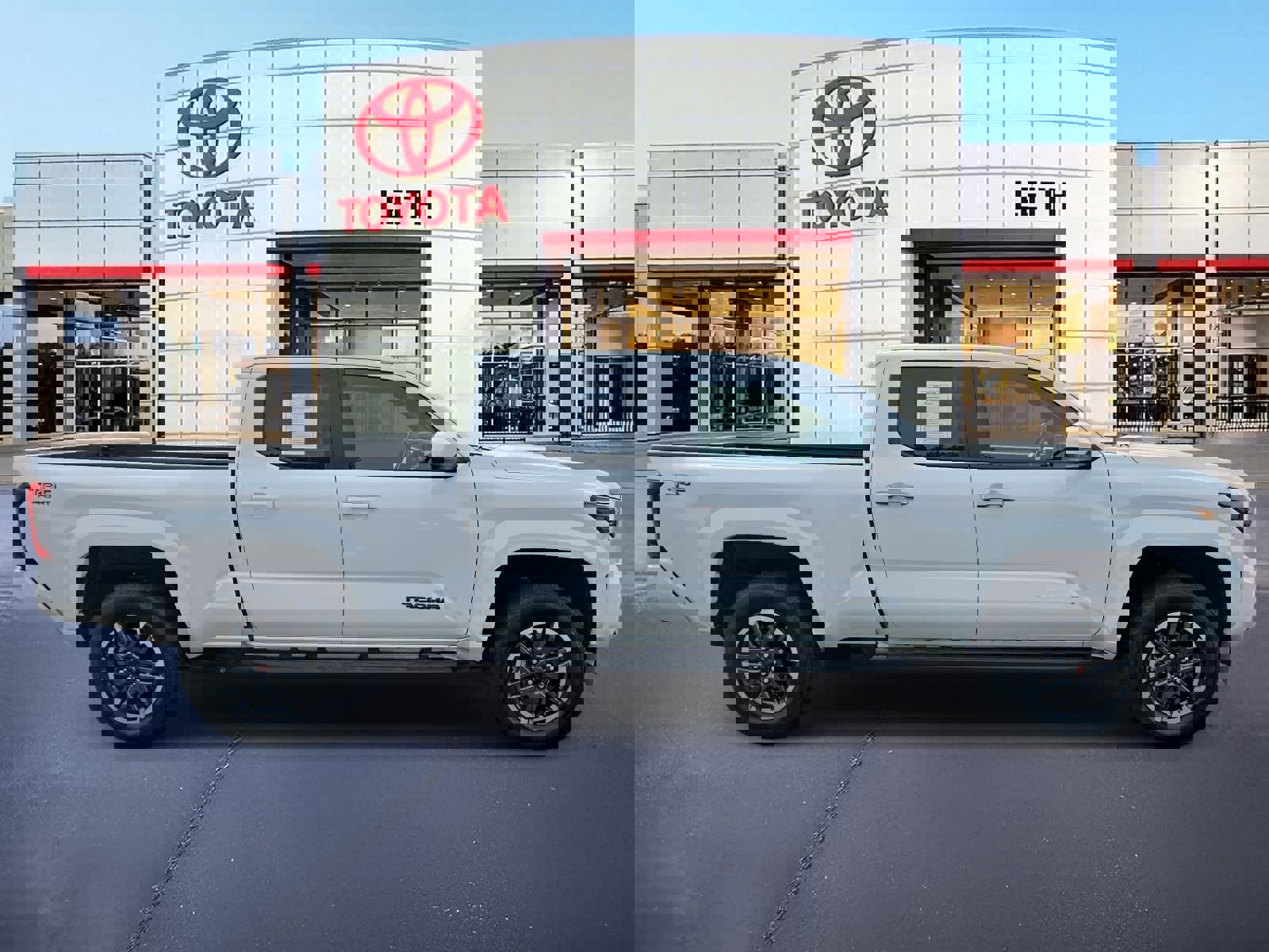 Used 2025 Toyota Tacoma TRD Sport image 4