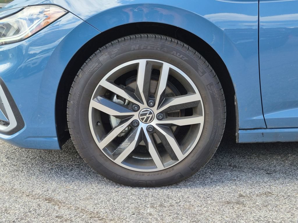 Used 2025 Volkswagen Jetta SE FWD image 29