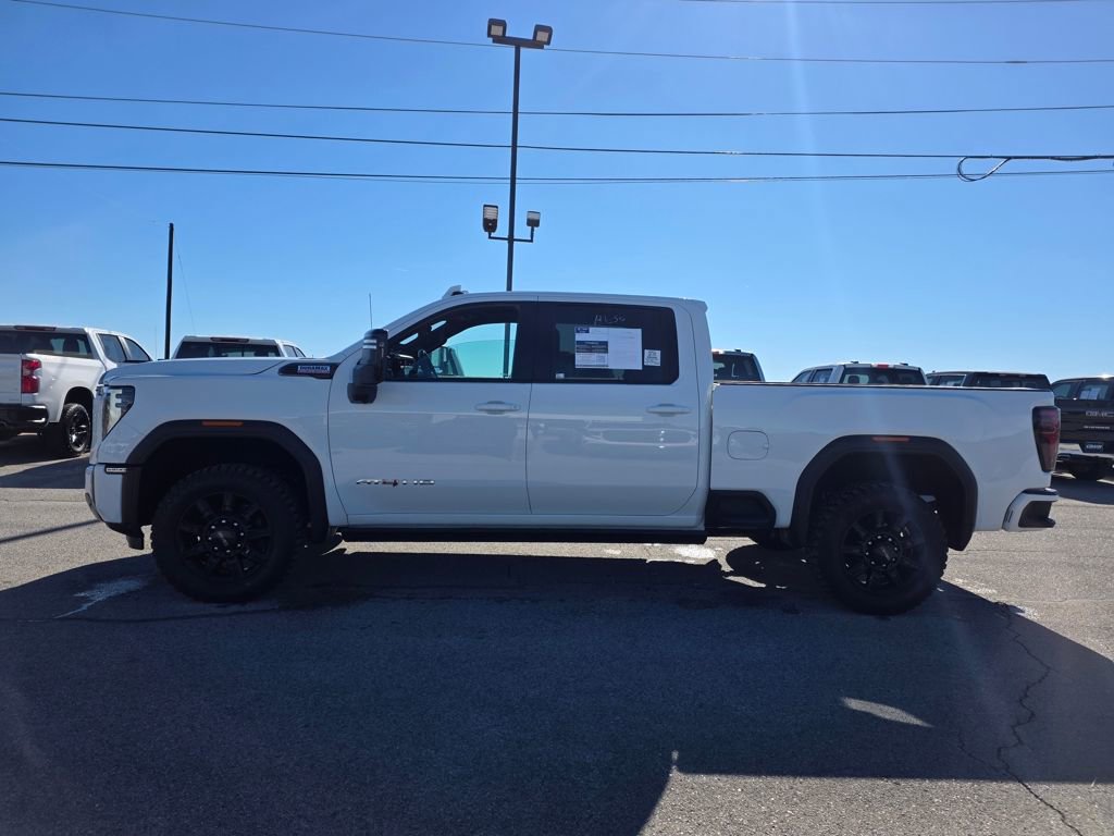 Used 2024 GMC Sierra 2500 AT4 w/ Technology Package AWD/4WD image 4
