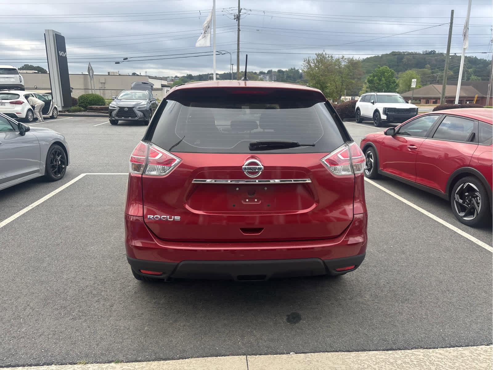 Used 2016 Nissan Rogue S image 4