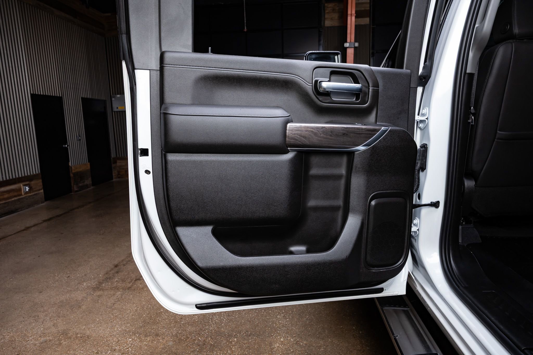 Used 2022 Chevrolet Silverado 2500 LTZ w/ LTZ Plus Package image 38