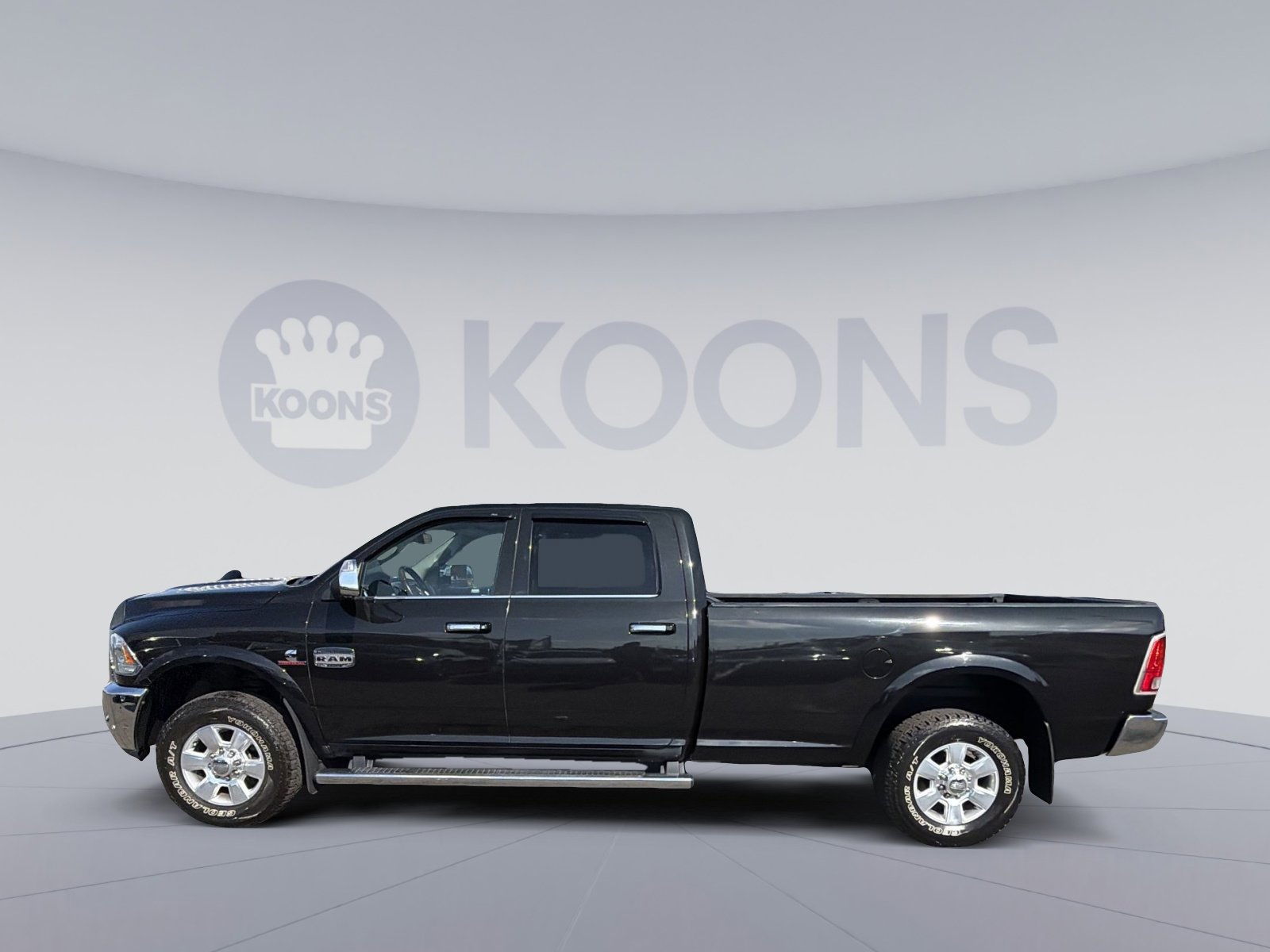 Used 2018 RAM 3500 Laramie Longhorn w/ Longhorn Southfork Package image 2