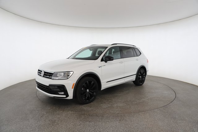 Used 2021 Volkswagen Tiguan SE R-Line image 2
