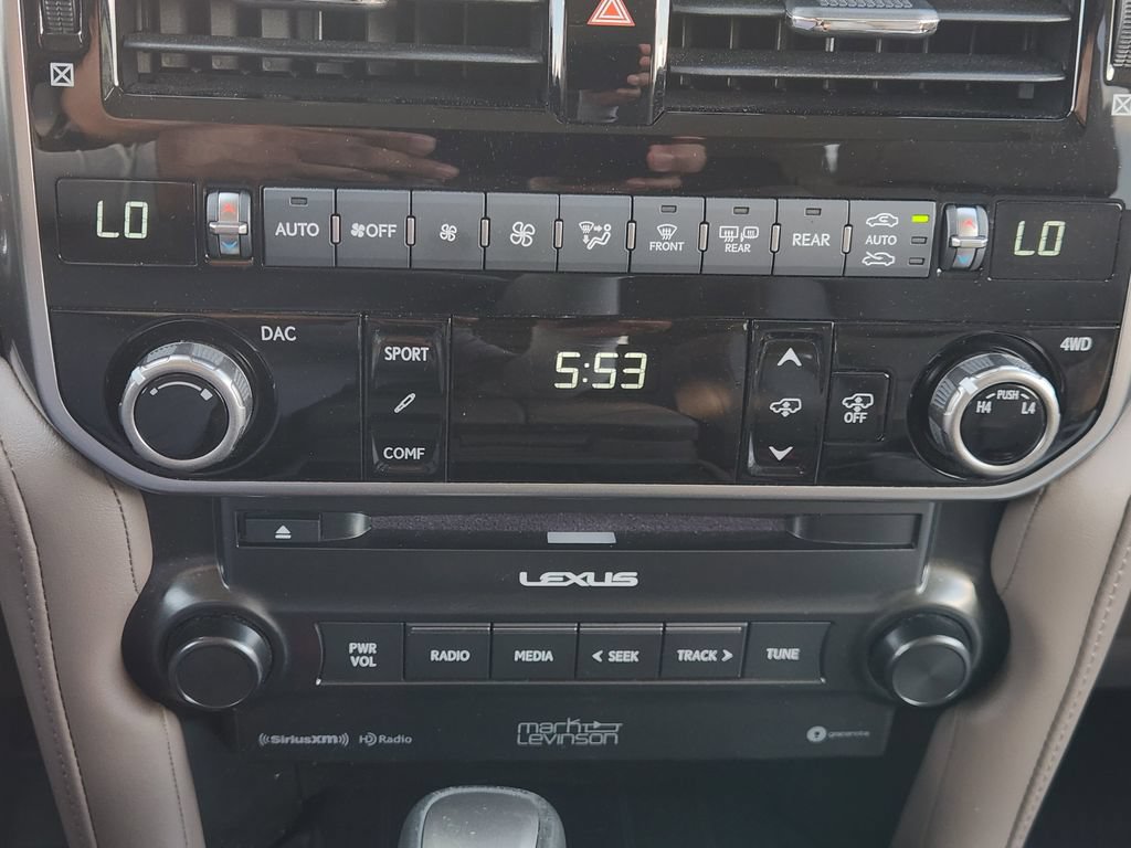 Certified 2023 Lexus GX 460 Luxury w/ Accessory Package AWD/4WD image 18