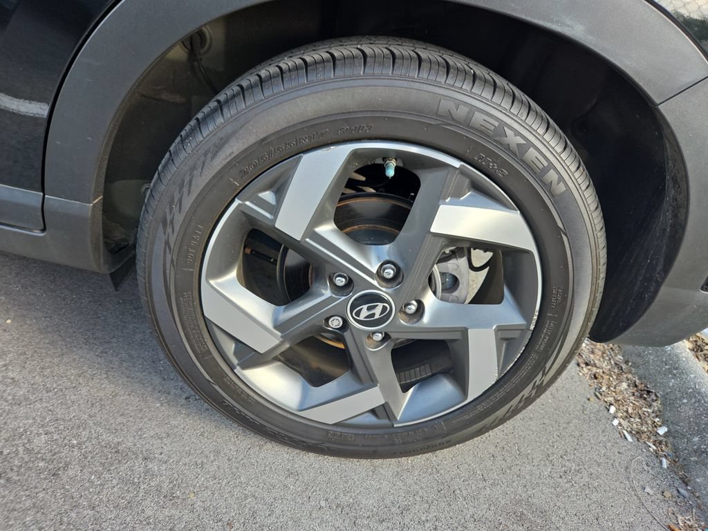 Certified 2023 Hyundai Venue SEL FWD image 7