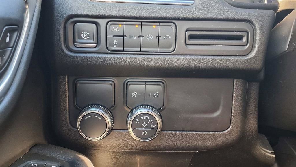 Used 2021 GMC Yukon XL SLT image 29