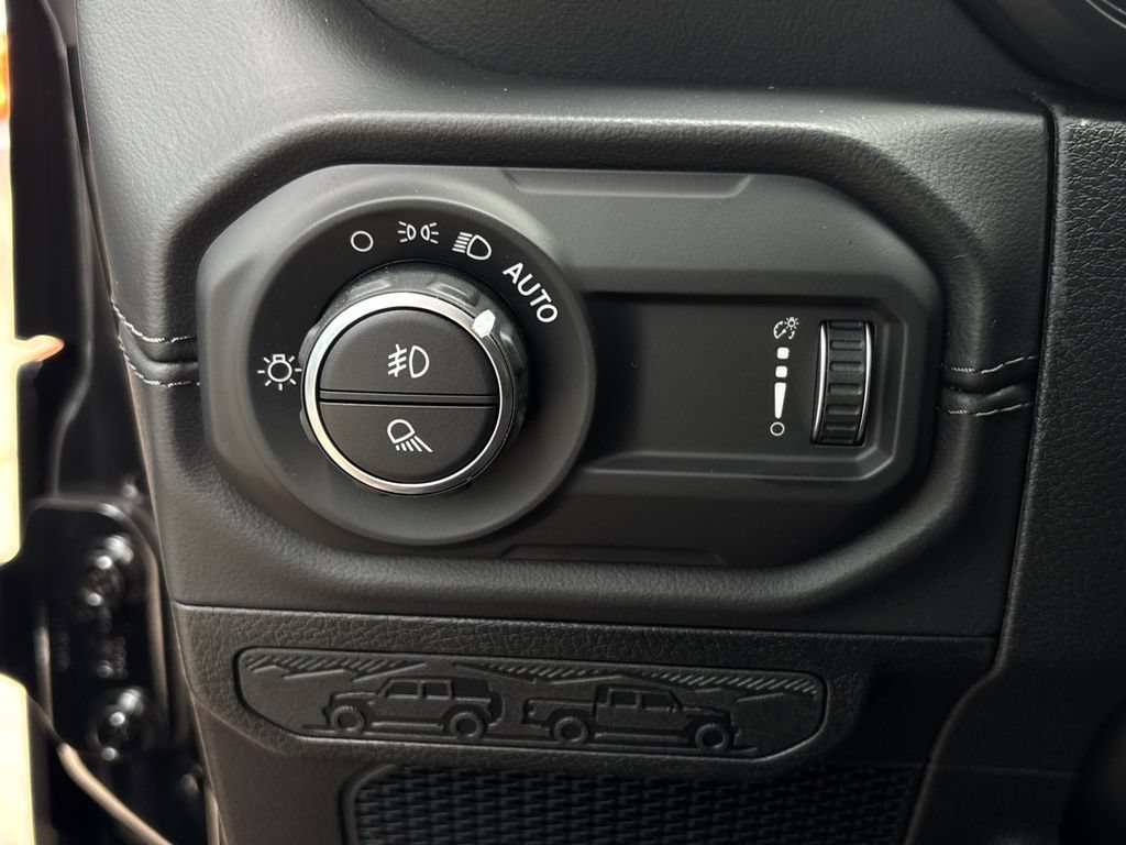New 2026 Jeep Gladiator Sport AWD/4WD image 19
