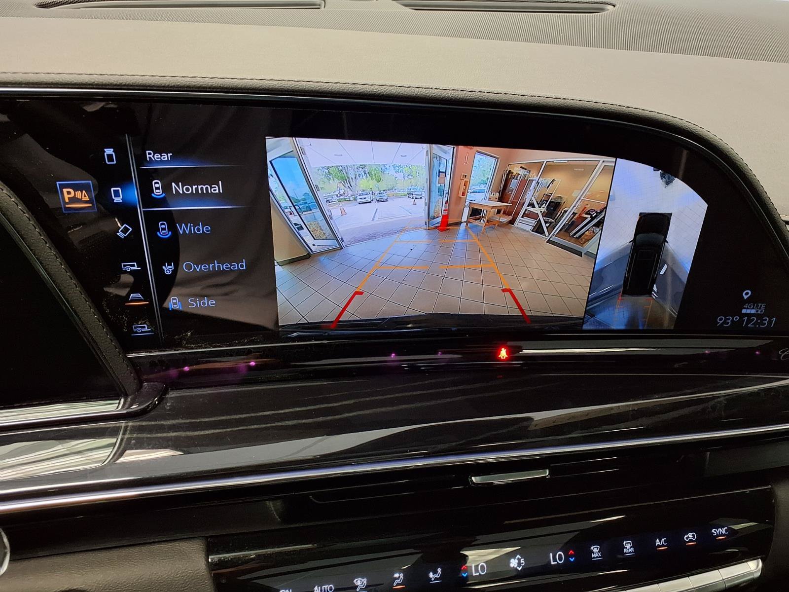 Certified 2024 Cadillac Escalade Sport AWD/4WD image 28