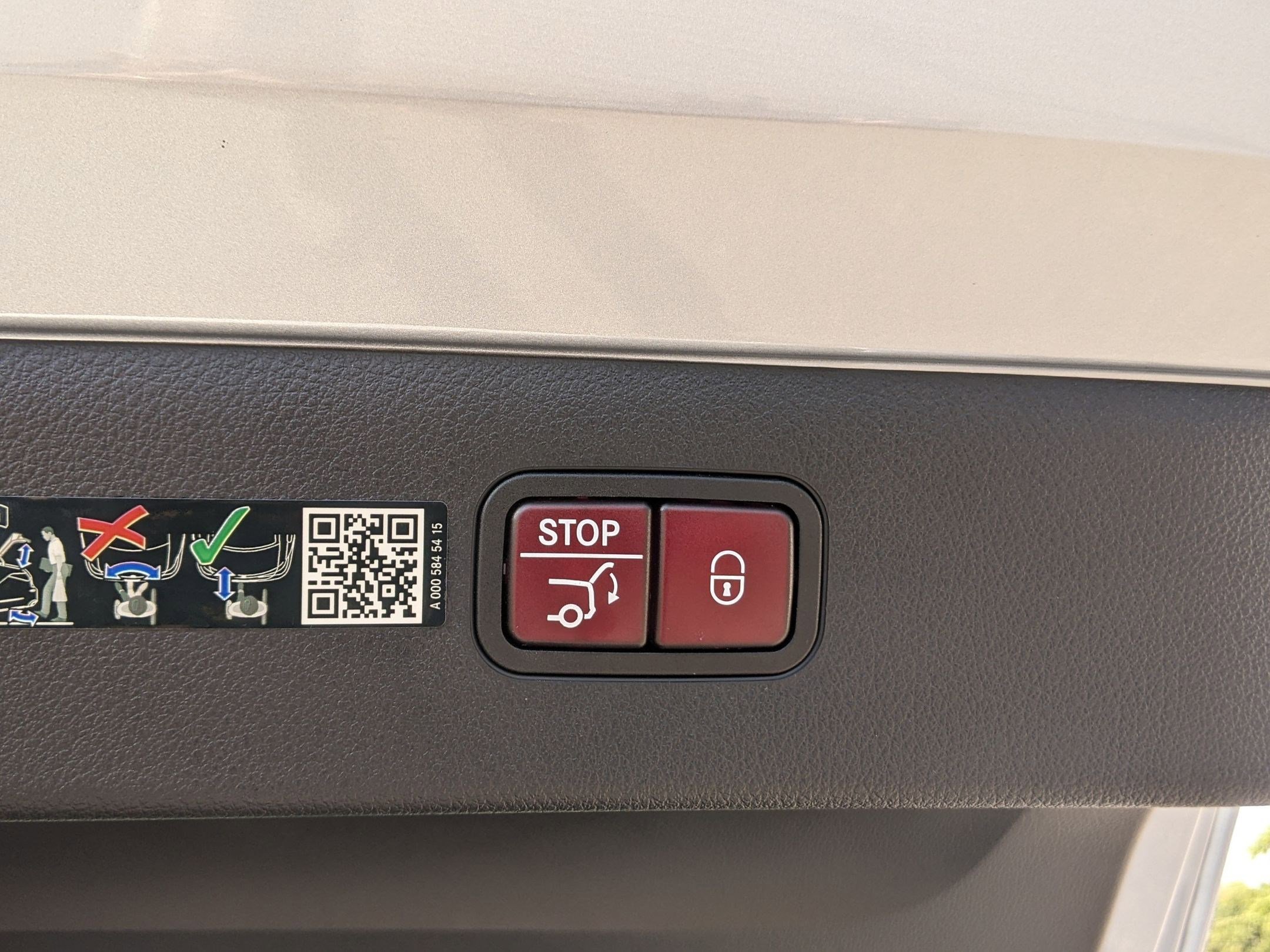 Certified 2023 Mercedes-Benz EQS 580 4MATIC Sedan image 34