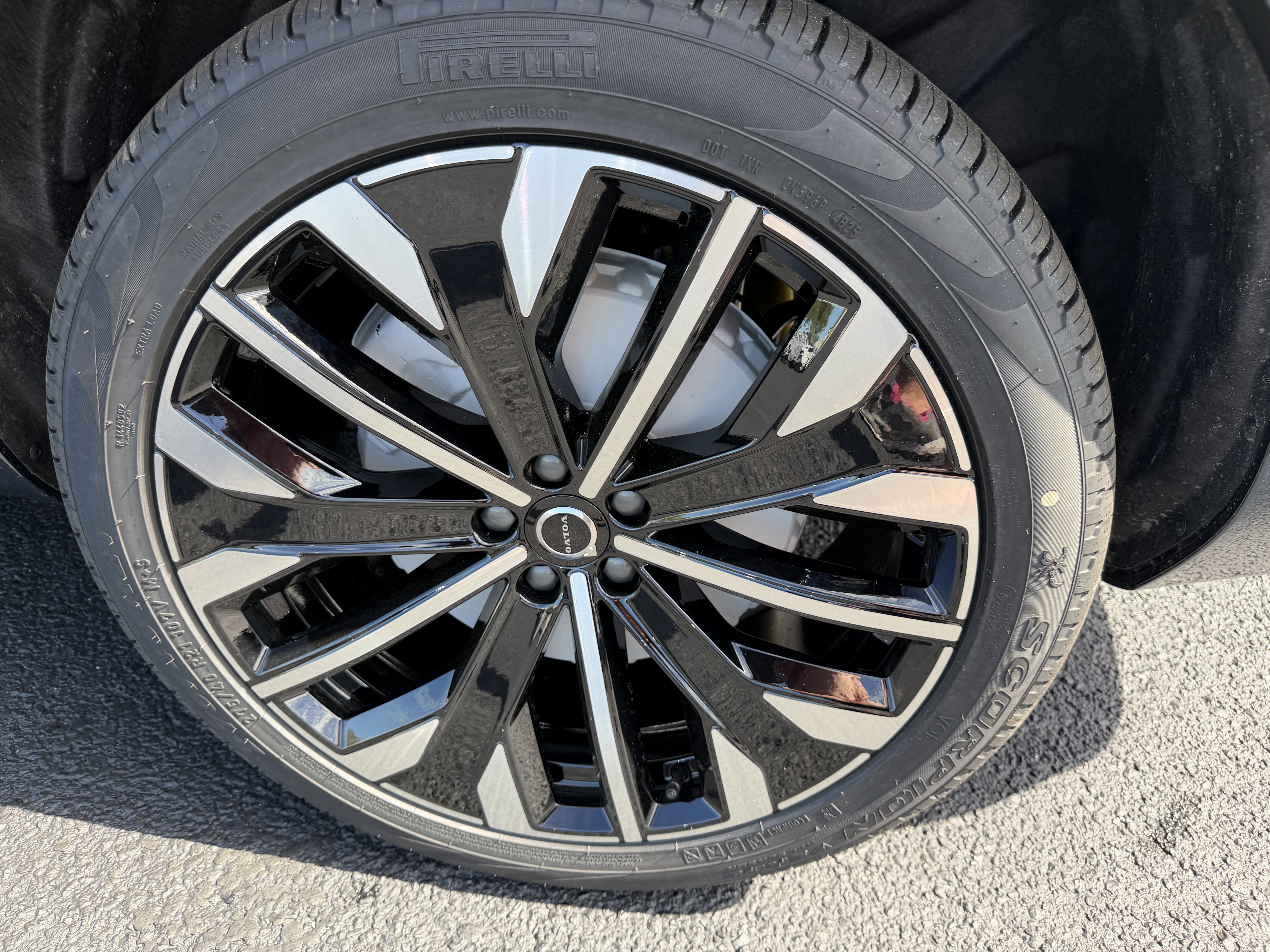 New 2026 Volvo XC90 T8 Ultra w/ Protection Package image 32