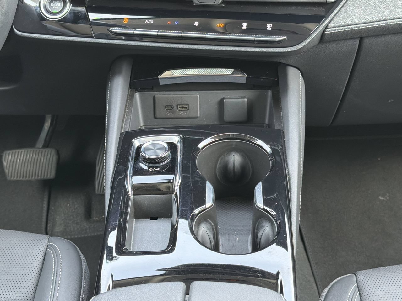 Used 2025 Buick Envision Preferred AWD/4WD image 4