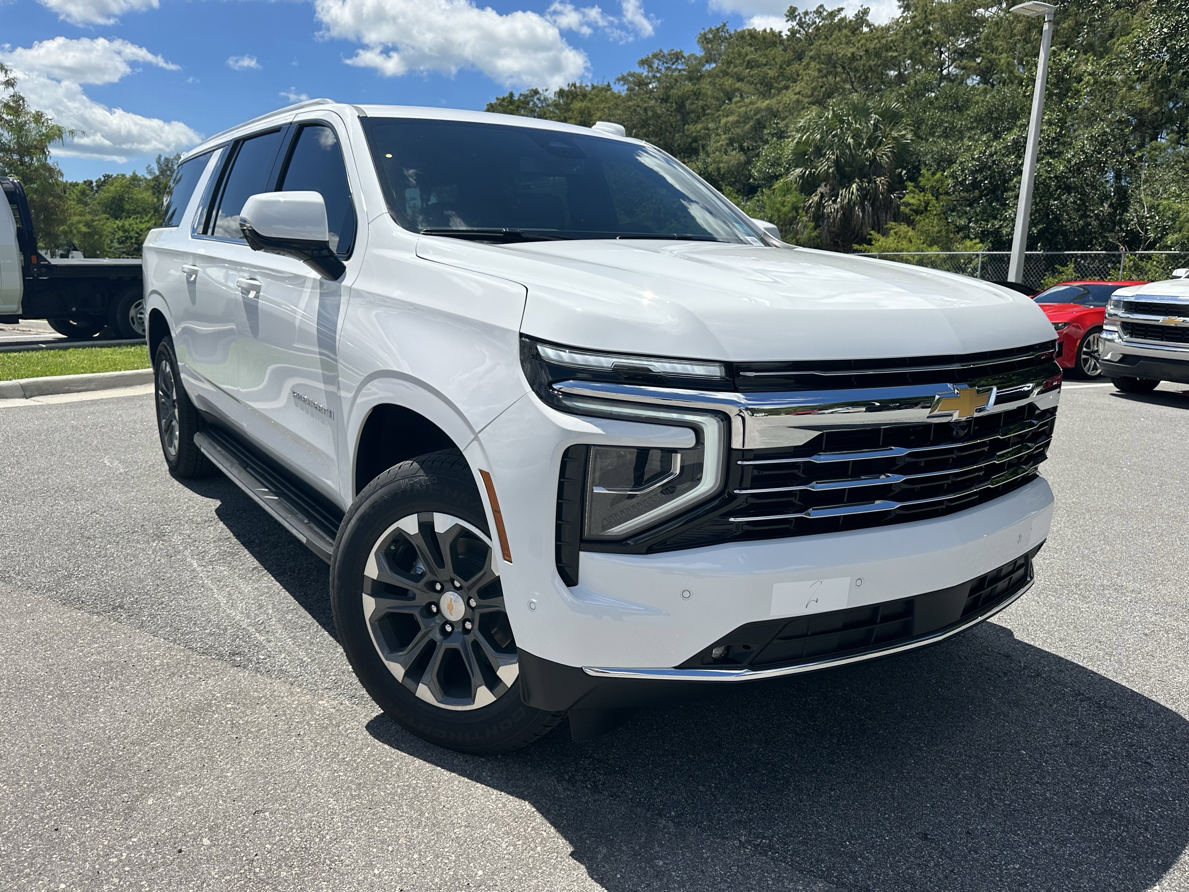 New 2026 Chevrolet Suburban LT w/ Comfort Package image 2