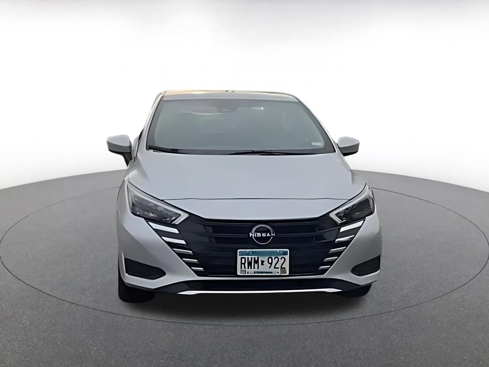 Used 2025 Nissan Versa SV image 10