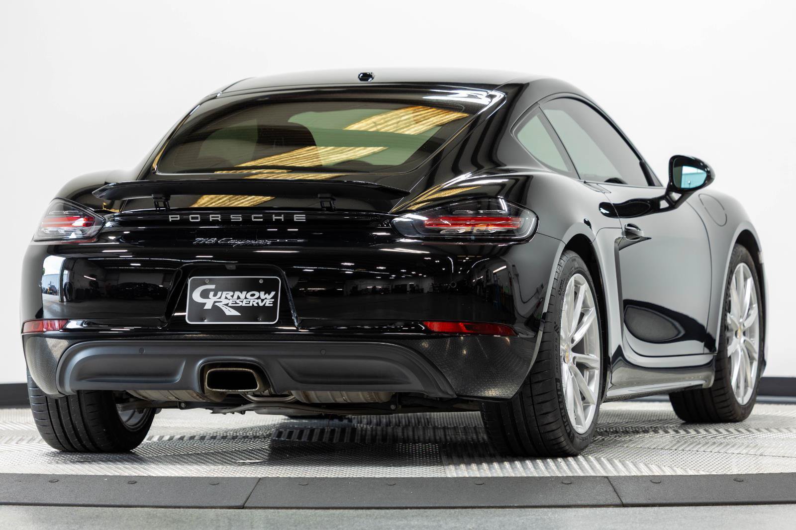 Used 2018 Porsche 718 Cayman RWD image 15