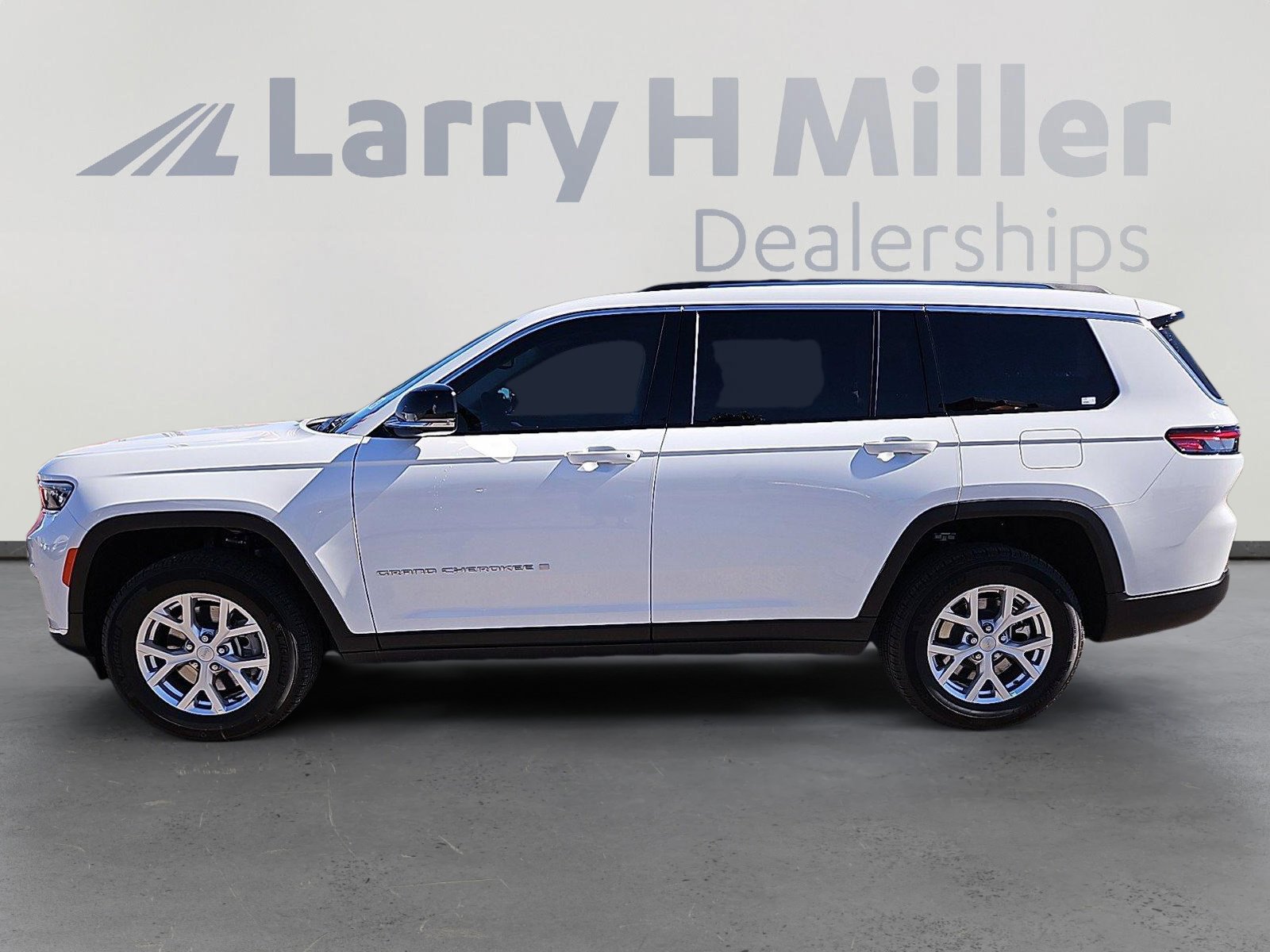 New 2024 Jeep Grand Cherokee L Limited image 3