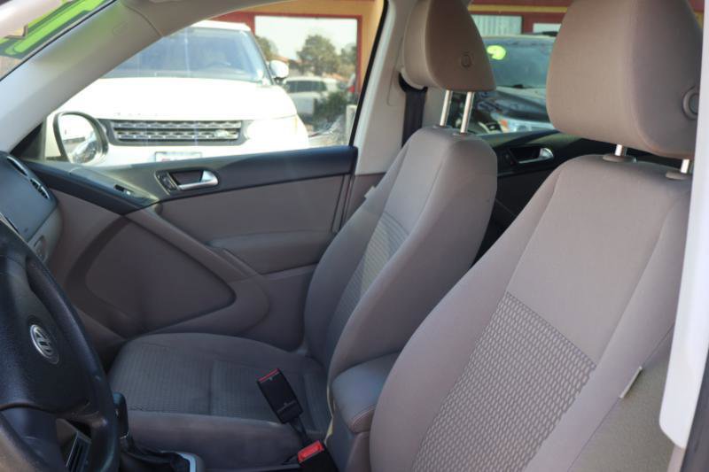Used 2010 Volkswagen Tiguan 2WD image 14