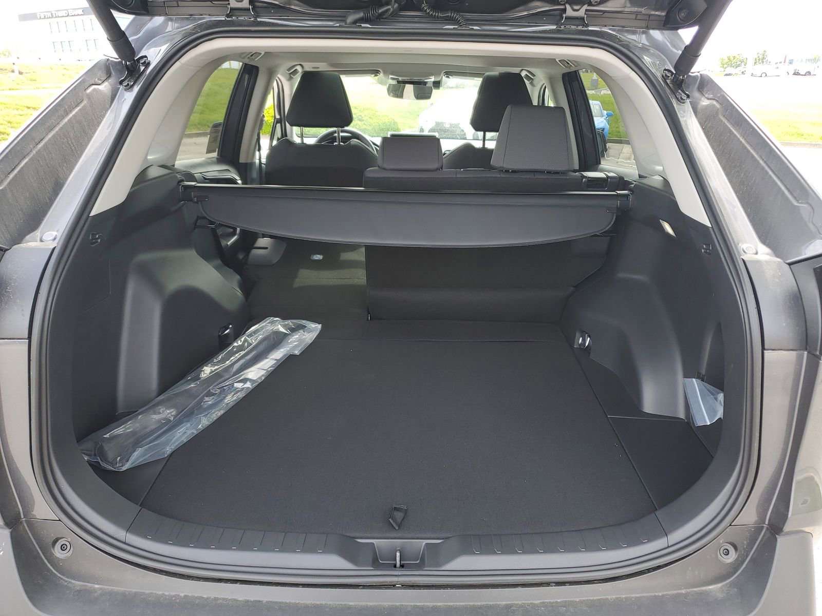 Used 2025 Toyota RAV4 XLE w/ Convenience Package AWD/4WD image 7