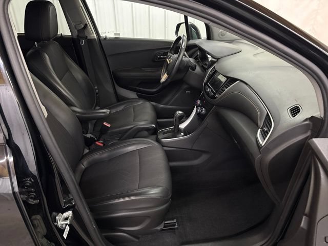 Used 2019 Chevrolet Trax LT w/ Sun & Sound Package AWD/4WD image 20