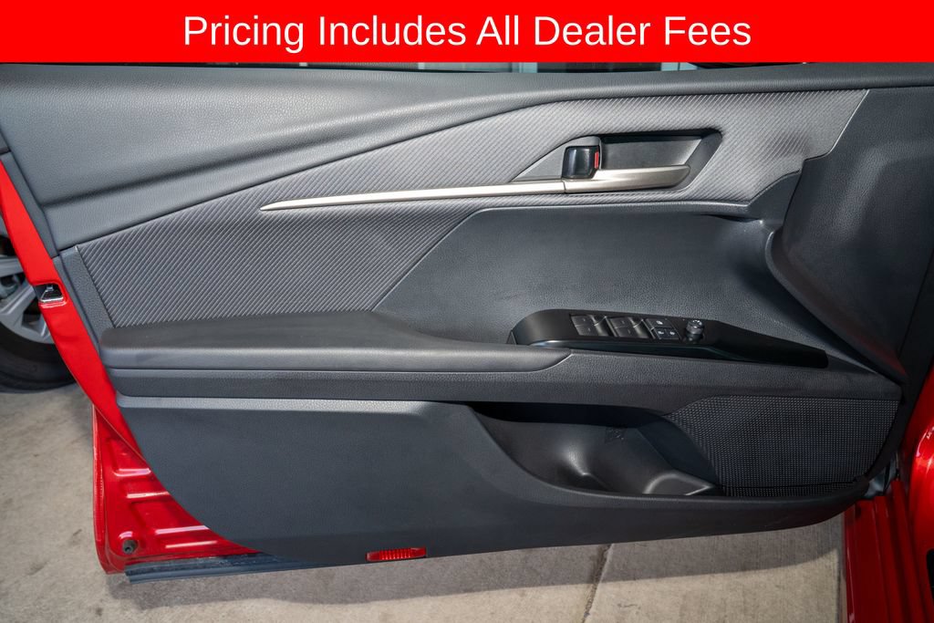 Used 2025 Toyota Camry SE FWD image 11