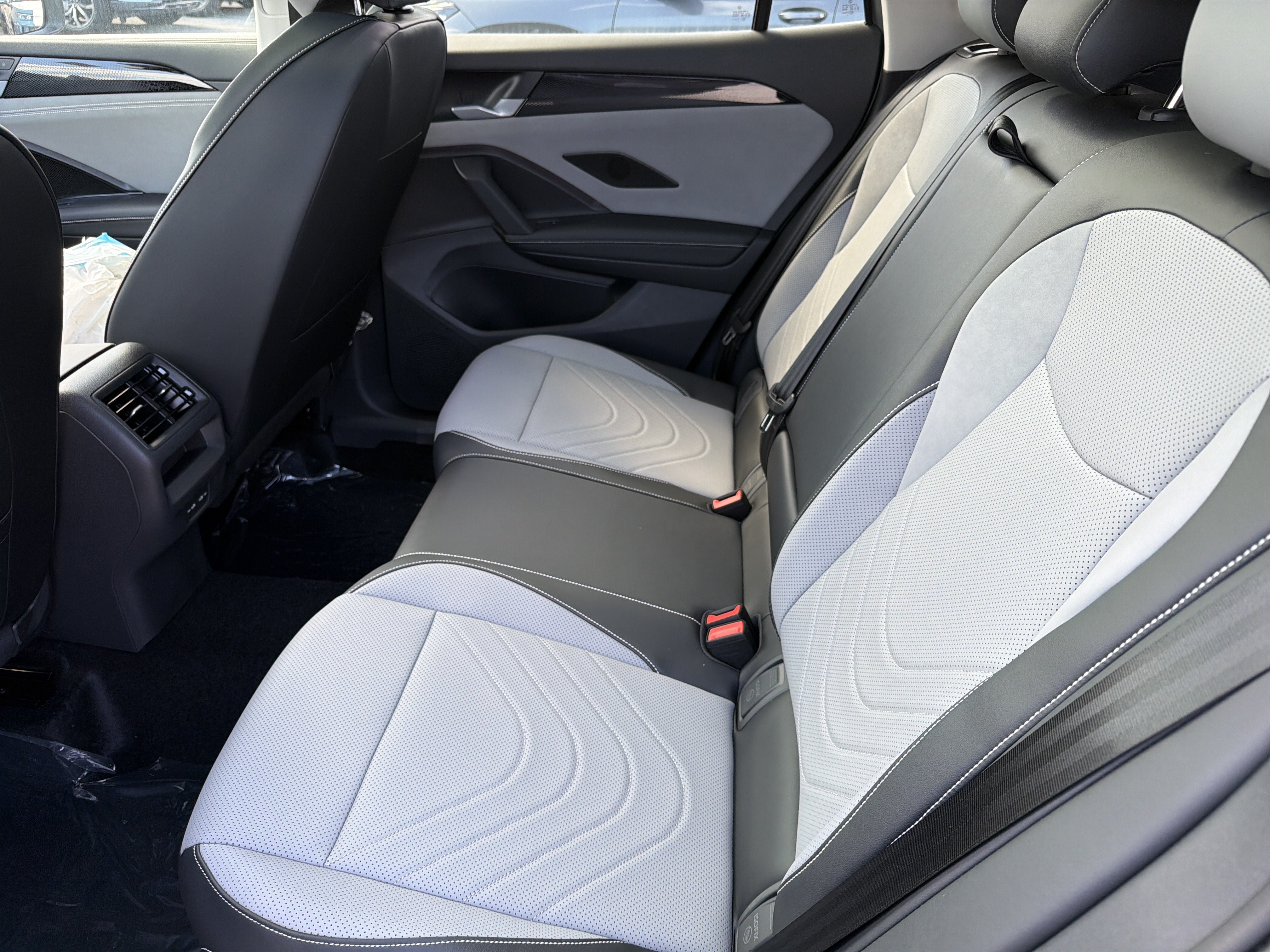 New 2026 Volkswagen Tiguan SE AWD/4WD image 22