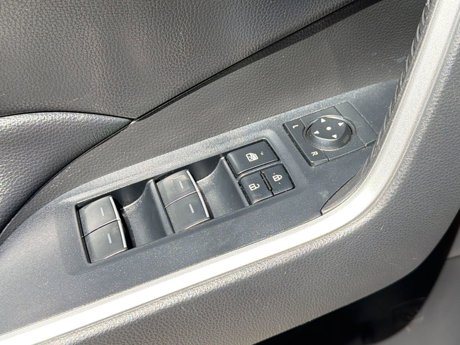 Used 2022 Toyota RAV4 XLE w/ Convenience Package image 13