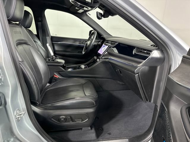 Used 2023 Jeep Grand Cherokee Overland image 28