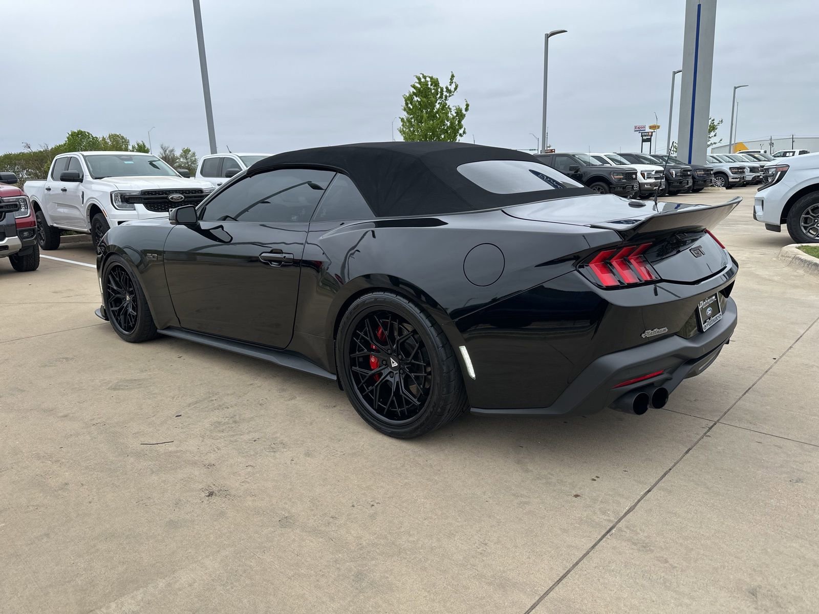 Used 2024 Ford Mustang GT Premium image 3