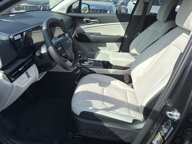 New 2026 Kia Sportage EX FWD image 8