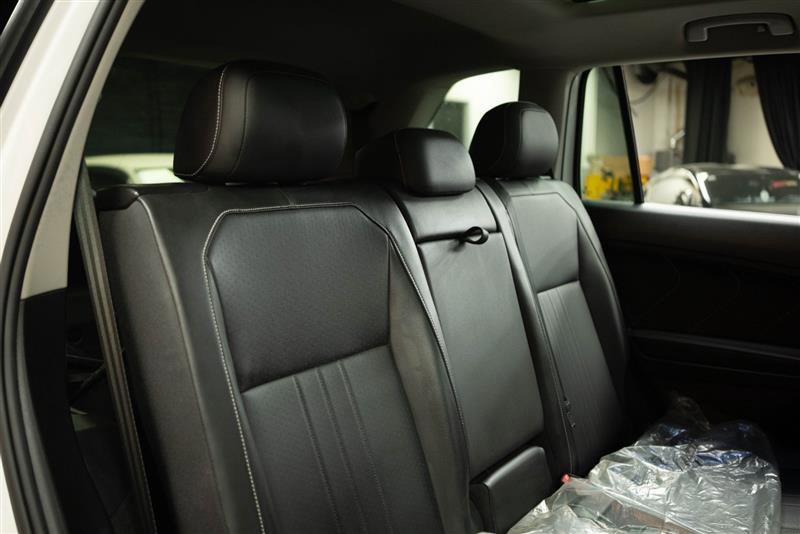 Used 2022 Volkswagen Tiguan SE w/ Panoramic Sunroof Package image 16