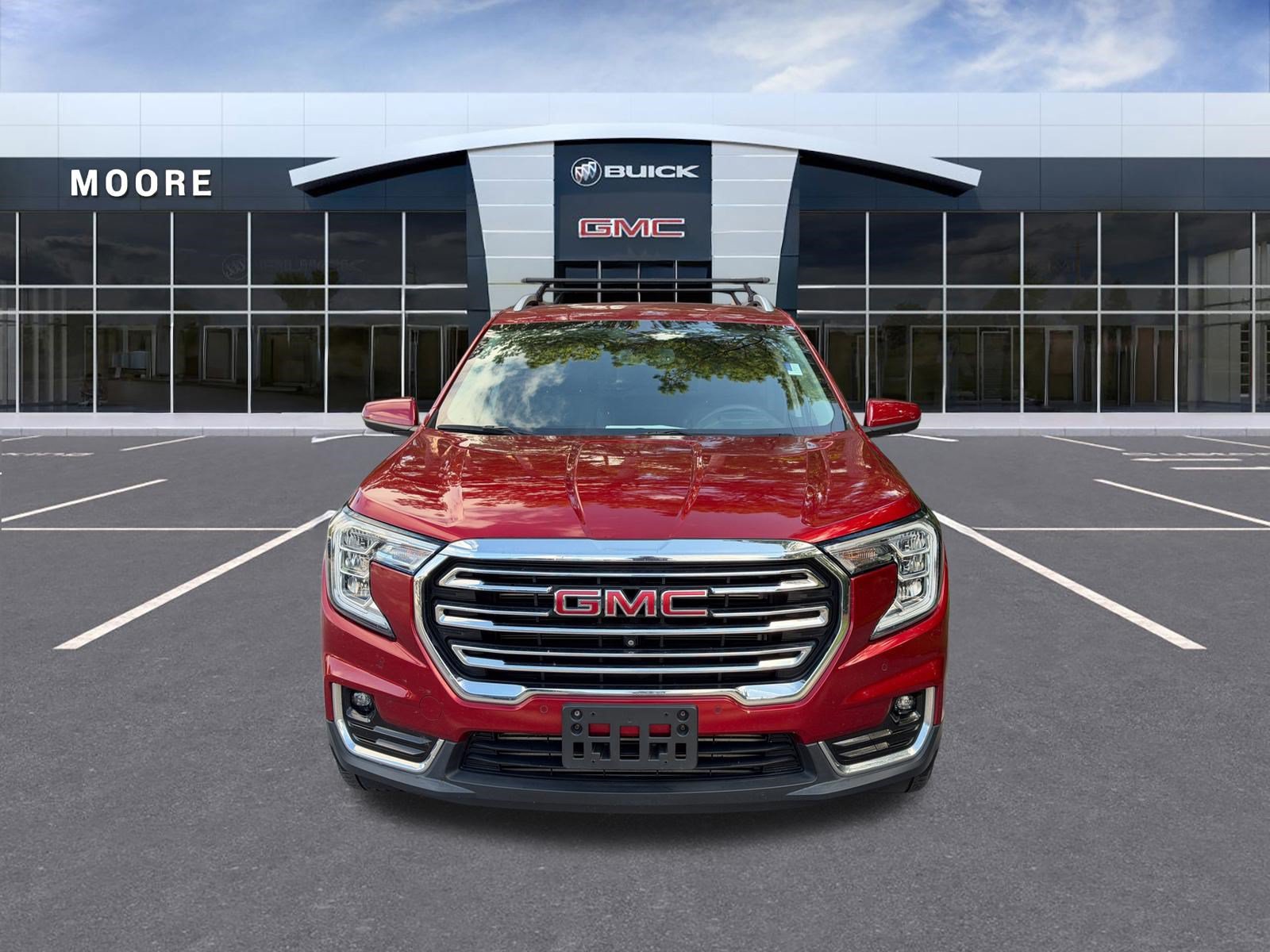 Used 2022 GMC Terrain SLT w/ Tech Package FWD image 3