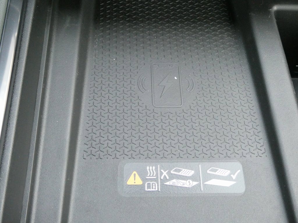 New 2025 GMC Acadia AT4 w/ Luxury Package image 19