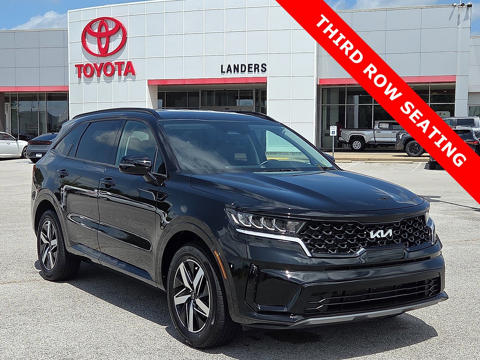 Used 2023 Kia Sorento S