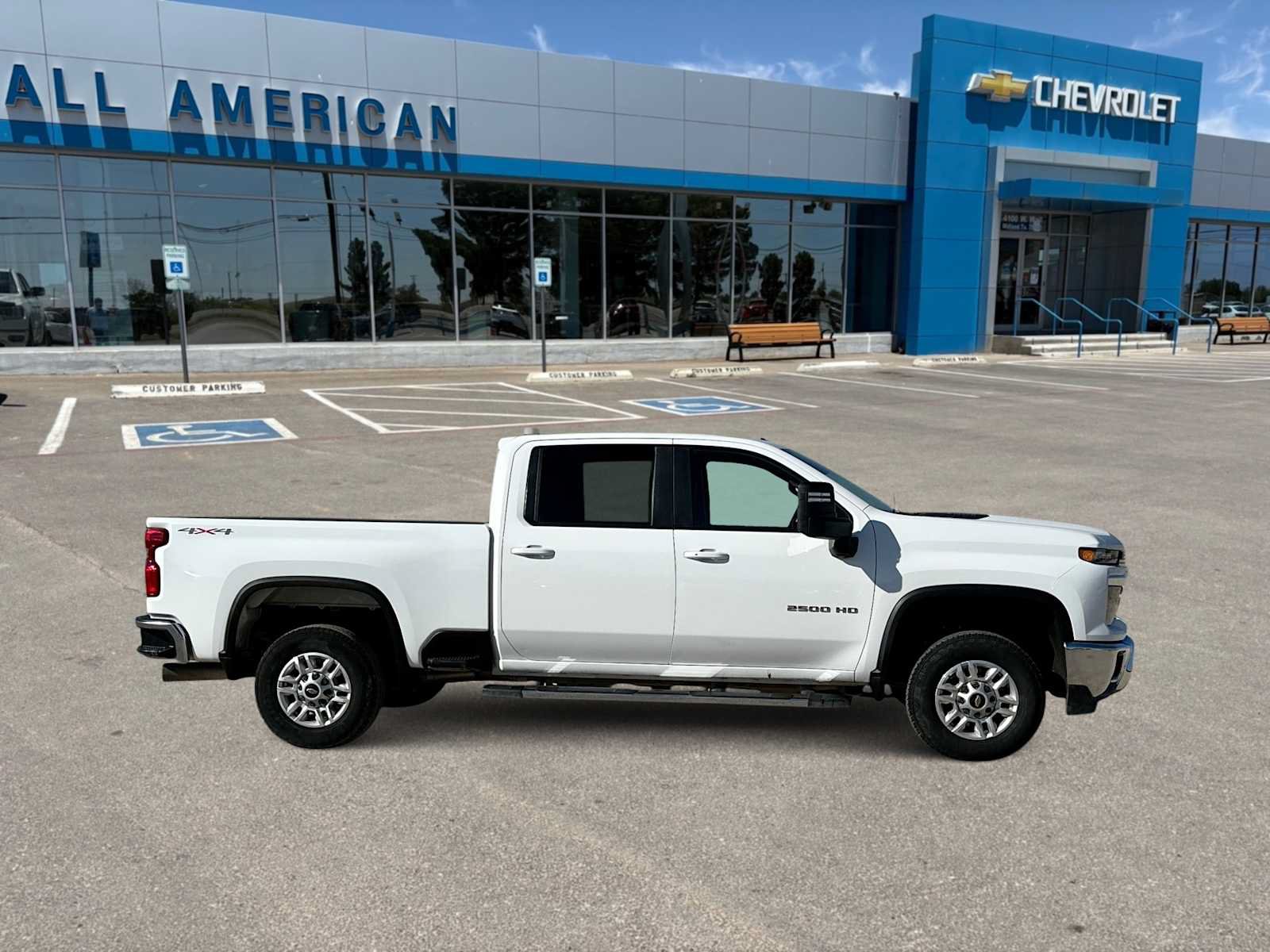 Used 2025 Chevrolet Silverado 2500 LT w/ Convenience Package AWD/4WD image 9
