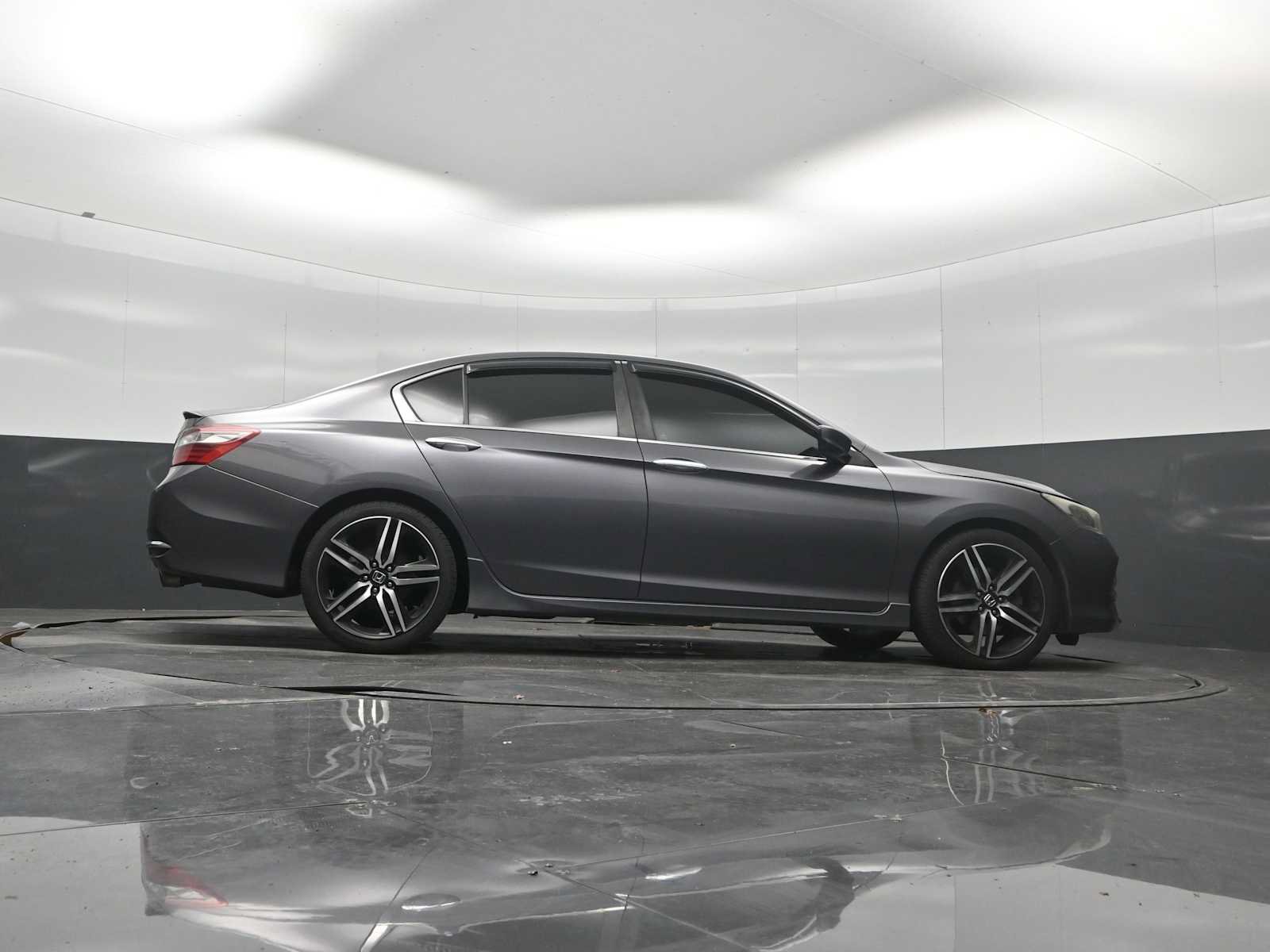 Used 2017 Honda Accord Sport Special Edition image 25