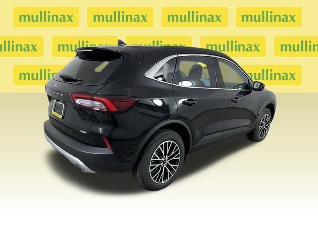 New 2025 Ford Escape SE FWD image 18