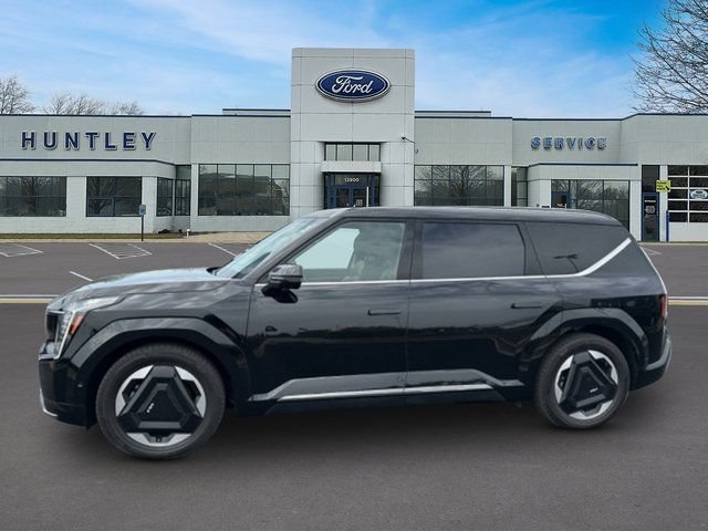 Used 2024 Kia EV9 Land AWD/4WD image 7