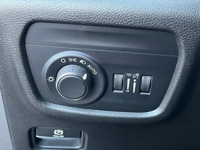 Used 2023 Jeep Grand Cherokee Laredo image 19