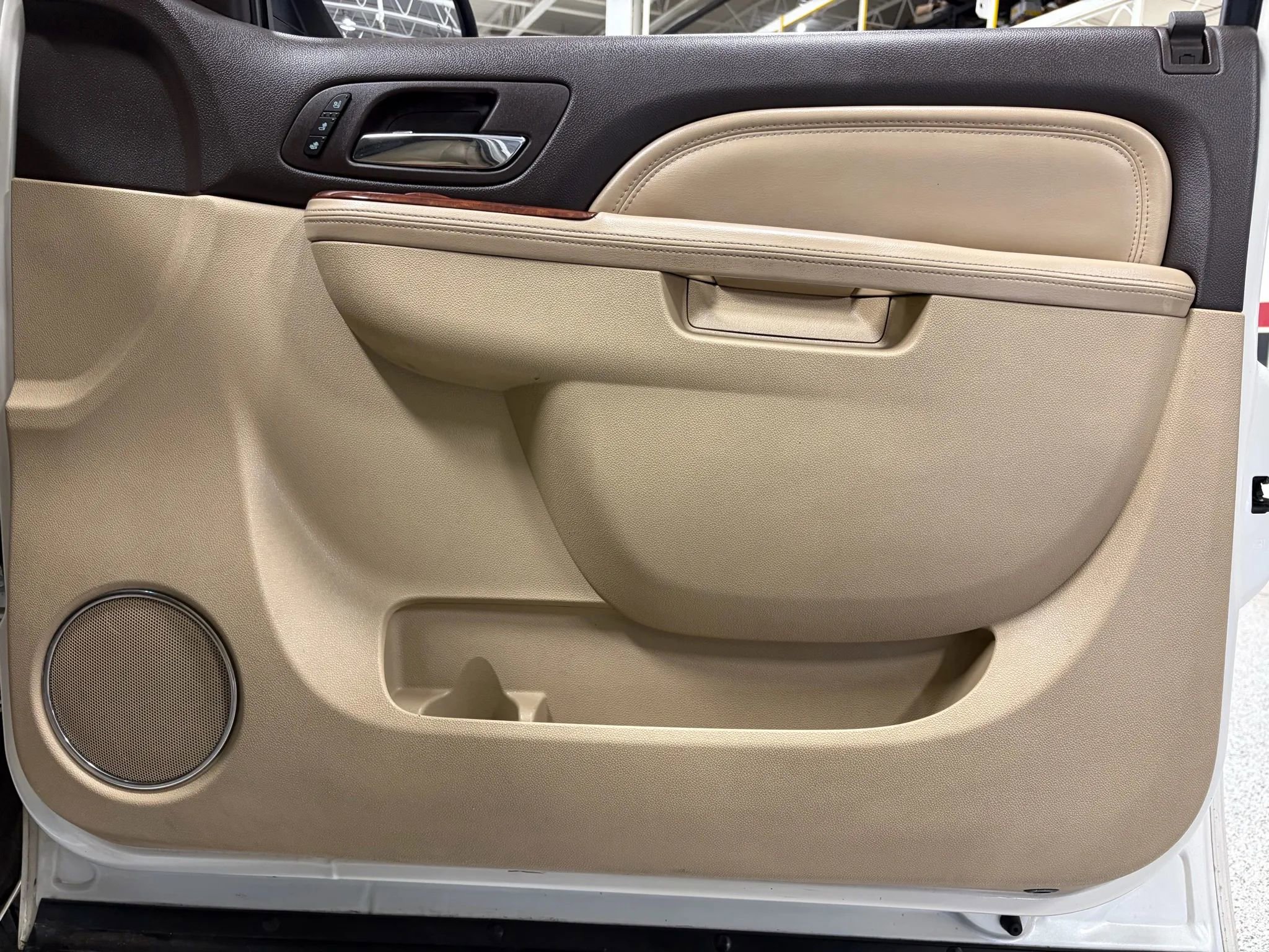 Used 2012 GMC Yukon XL Denali image 35