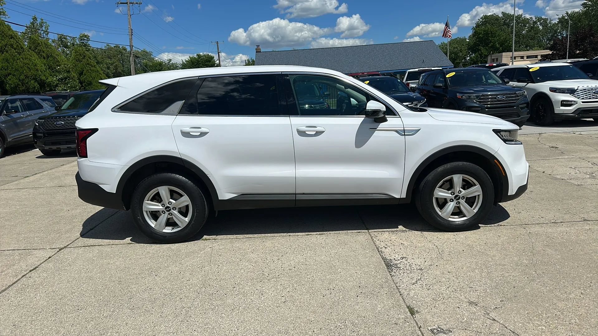 Used 2022 Kia Sorento LX AWD/4WD image 4